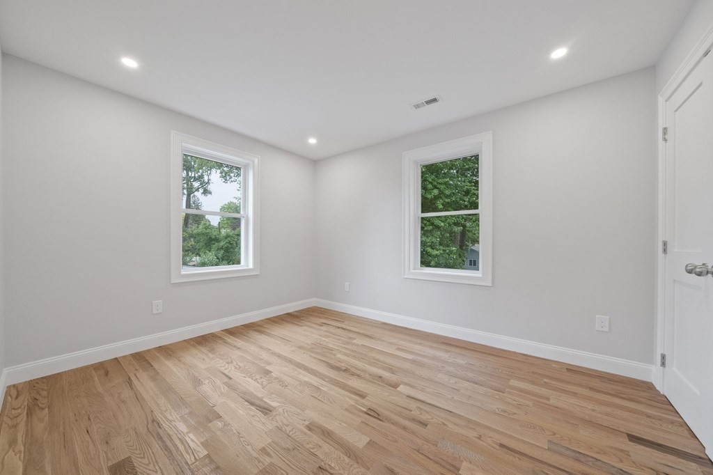 28 Hickory Road Norwood, MA 02062 - Photo 15 of 30 Gallery Image 15