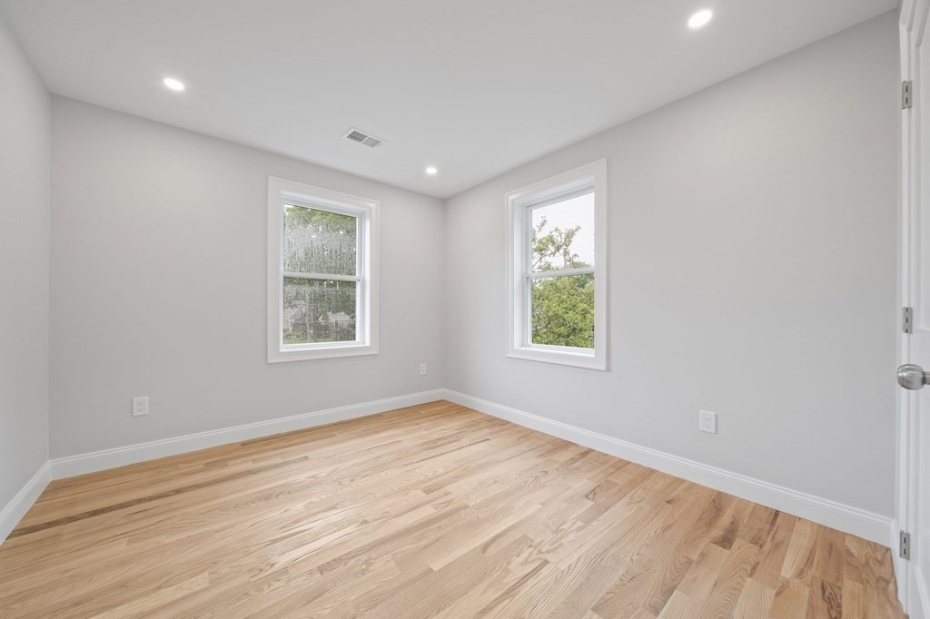 28 Hickory Road Norwood, MA 02062 - Photo 16 of 30 Gallery Image 16