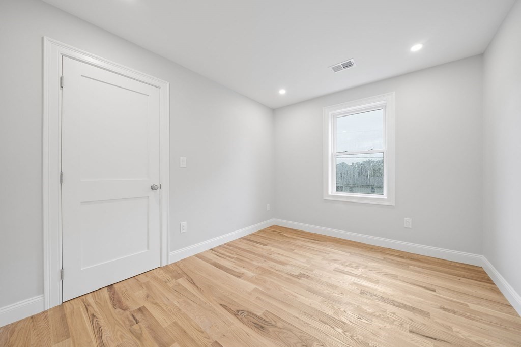 28 Hickory Road Norwood, MA 02062 - Photo 17 of 30 Gallery Image 17