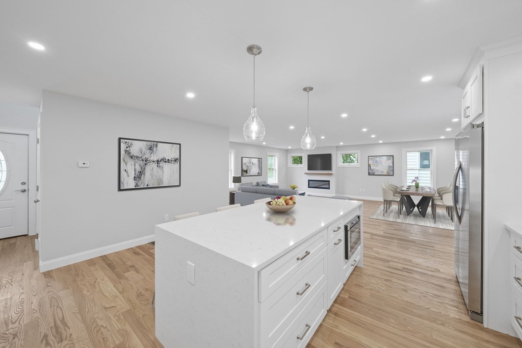 28 Hickory Road Norwood, MA 02062 - Photo 6 of 30 Gallery Image 6