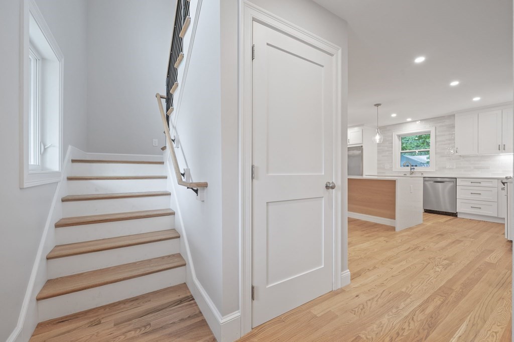 28 Hickory Road Norwood, MA 02062 - Photo 10 of 30 Gallery Image 10