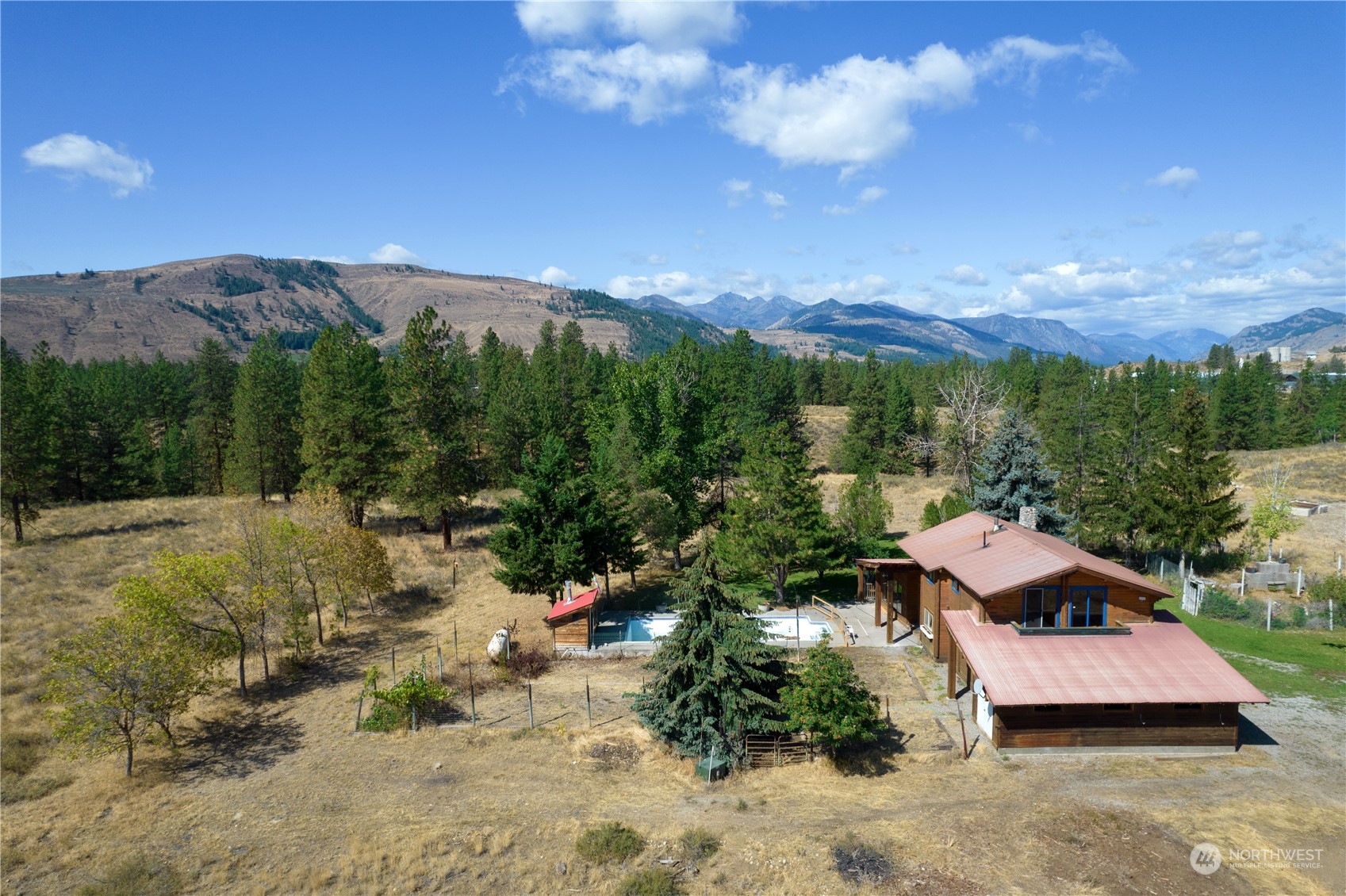1117 State Rte 20 Winthrop, WA 98862 - Photo 3 of 32 Gallery Image 3