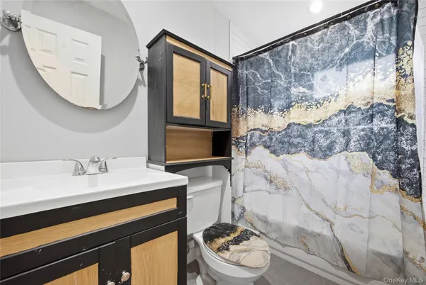 $569,999 | 2809 Heather Avenue, Medford, NY 11763