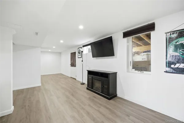 $569,999 | 2809 Heather Avenue, Medford, NY 11763