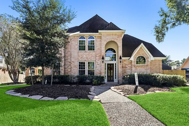 $654,500 | 5810 Beacon Falls Drive, Kingwood, TX 77345