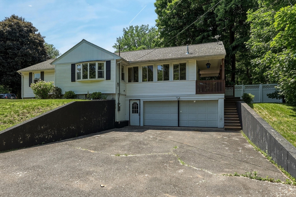 75 Clematis Road Agawam, MA 01001 - Photo 2 of 38