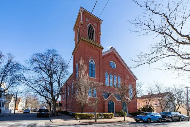 $439,000 | 10 East Street, Unit 2, Providence, RI 02906