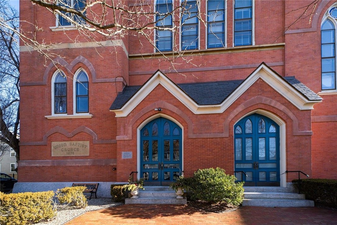 10 East Street, Unit 2 Providence, RI 02906 - Photo 2 of 36