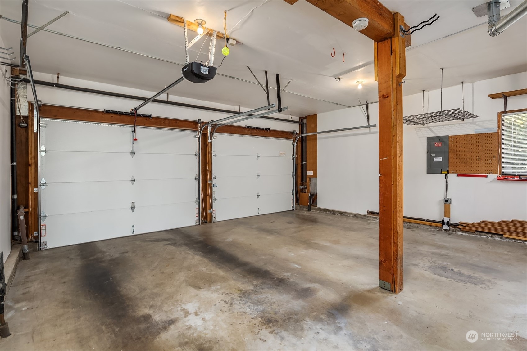 21127 Shell Valley Road Edmonds, WA 98026 - Photo 34 of 40 a view of a garage