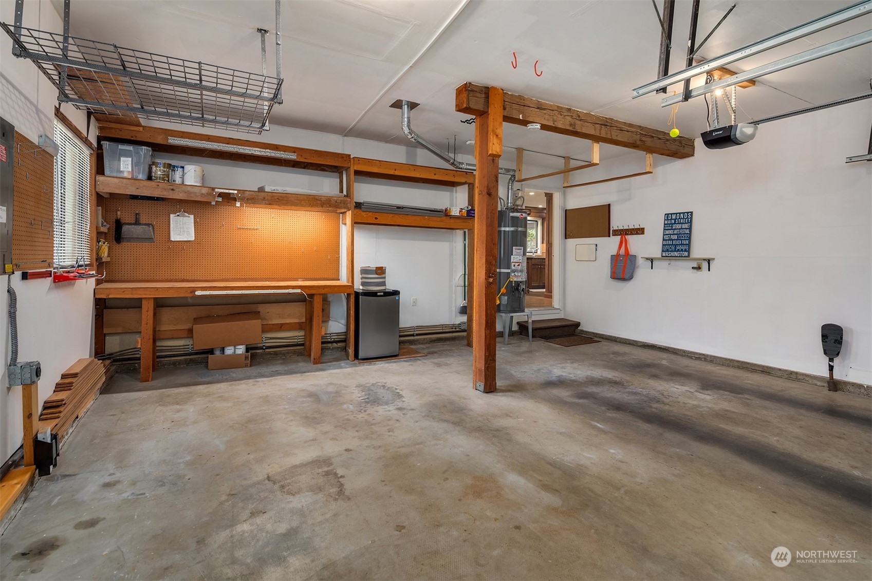 21127 Shell Valley Road Edmonds, WA 98026 - Photo 35 of 40 a view of a room with gym equipment