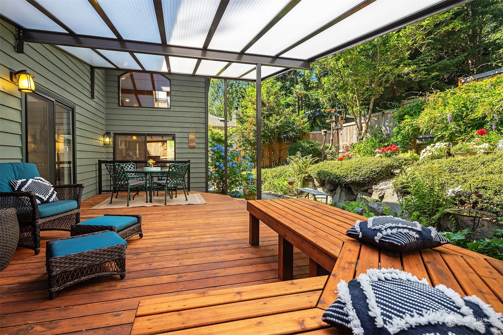 21127 Shell Valley Road Edmonds, WA 98026 - Photo 38 of 40 a outdoor space with patio