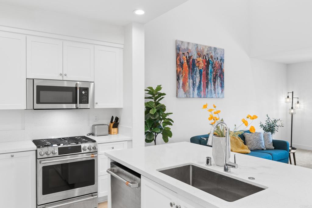 2170 Birch Road, Unit 111 Chula Vista, CA 91915 - Photo 4 of 24