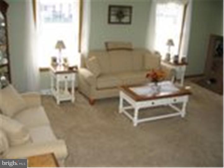 107 Cardinal Road Edgewater Park, NJ 08010 - Photo 2 of 11 Living Room