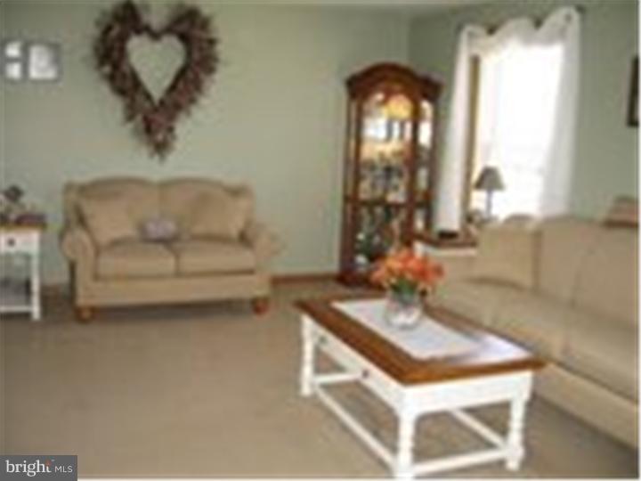 107 Cardinal Road Edgewater Park, NJ 08010 - Photo 3 of 11 Living Room