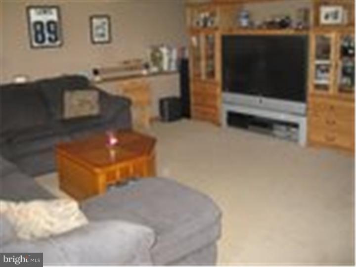 107 Cardinal Road Edgewater Park, NJ 08010 - Photo 5 of 11 Family Room
