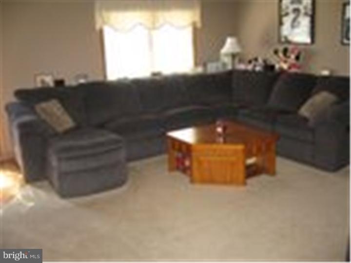 107 Cardinal Road Edgewater Park, NJ 08010 - Photo 6 of 11 Family Room
