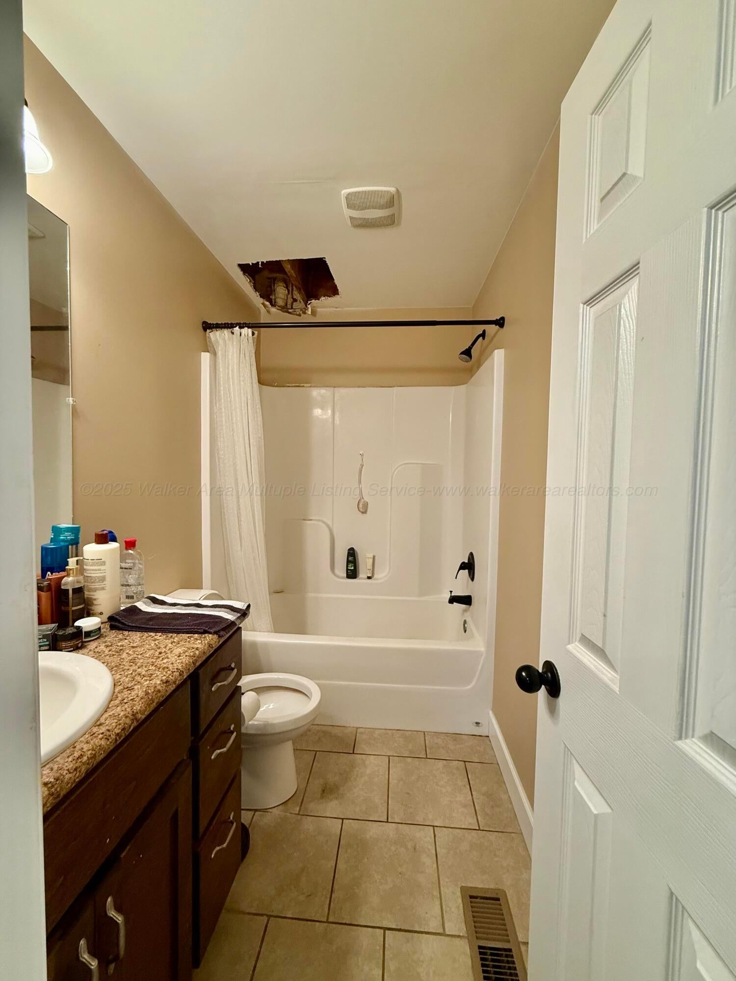 181 Foothill Road Winfield, AL 35594 - Photo 13 of 26 Master Bathroom