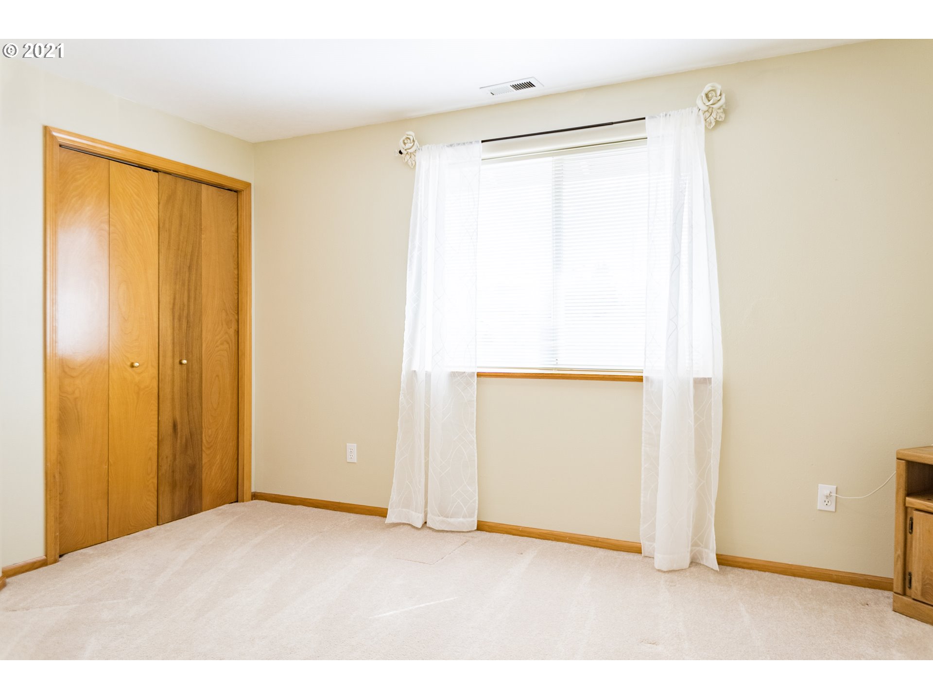 4577 Spring Meadow Avenue Eugene, OR 97404 - Photo 12 of 23 Gallery Image 12
