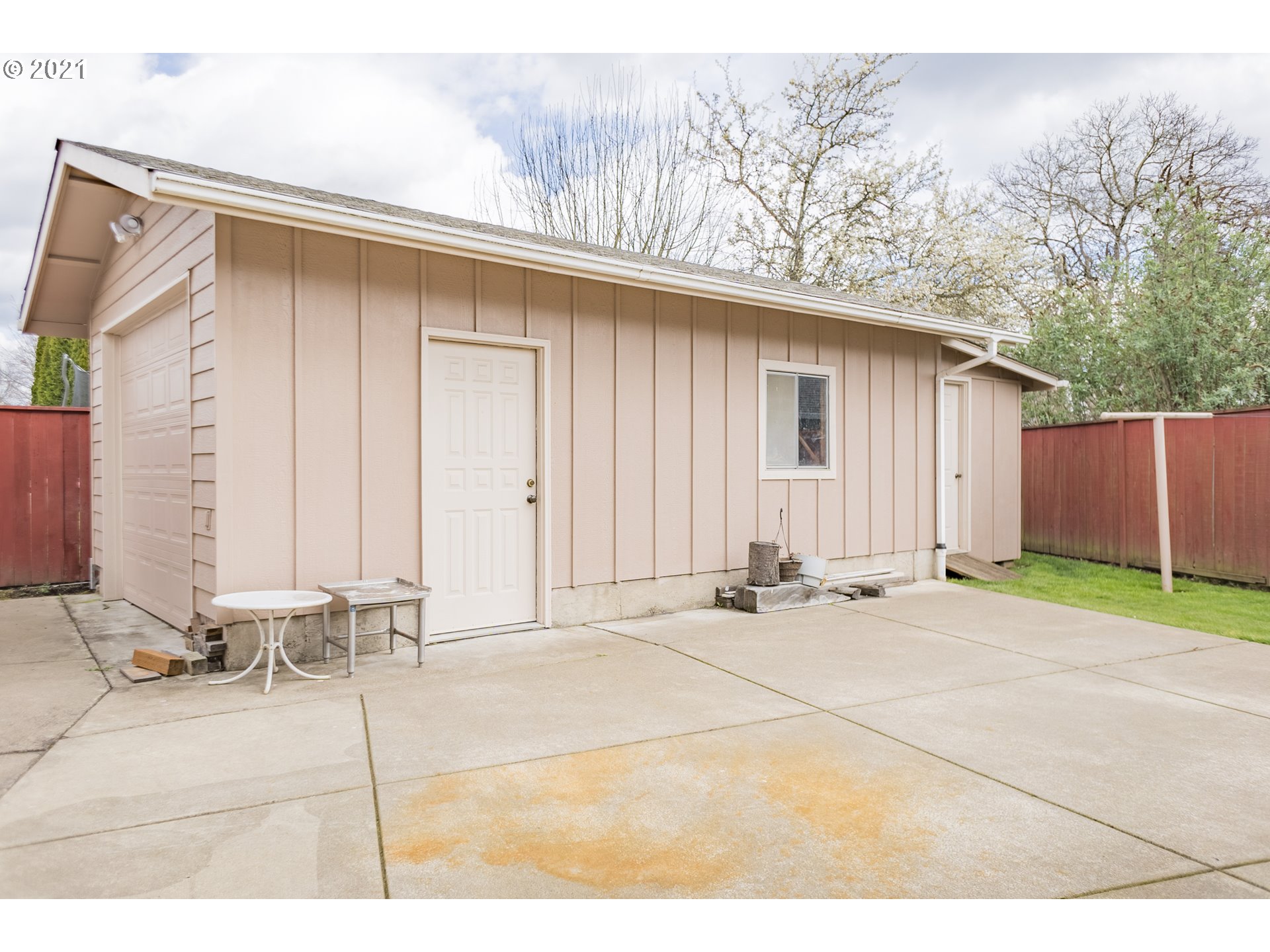 4577 Spring Meadow Avenue Eugene, OR 97404 - Photo 19 of 23 Gallery Image 19