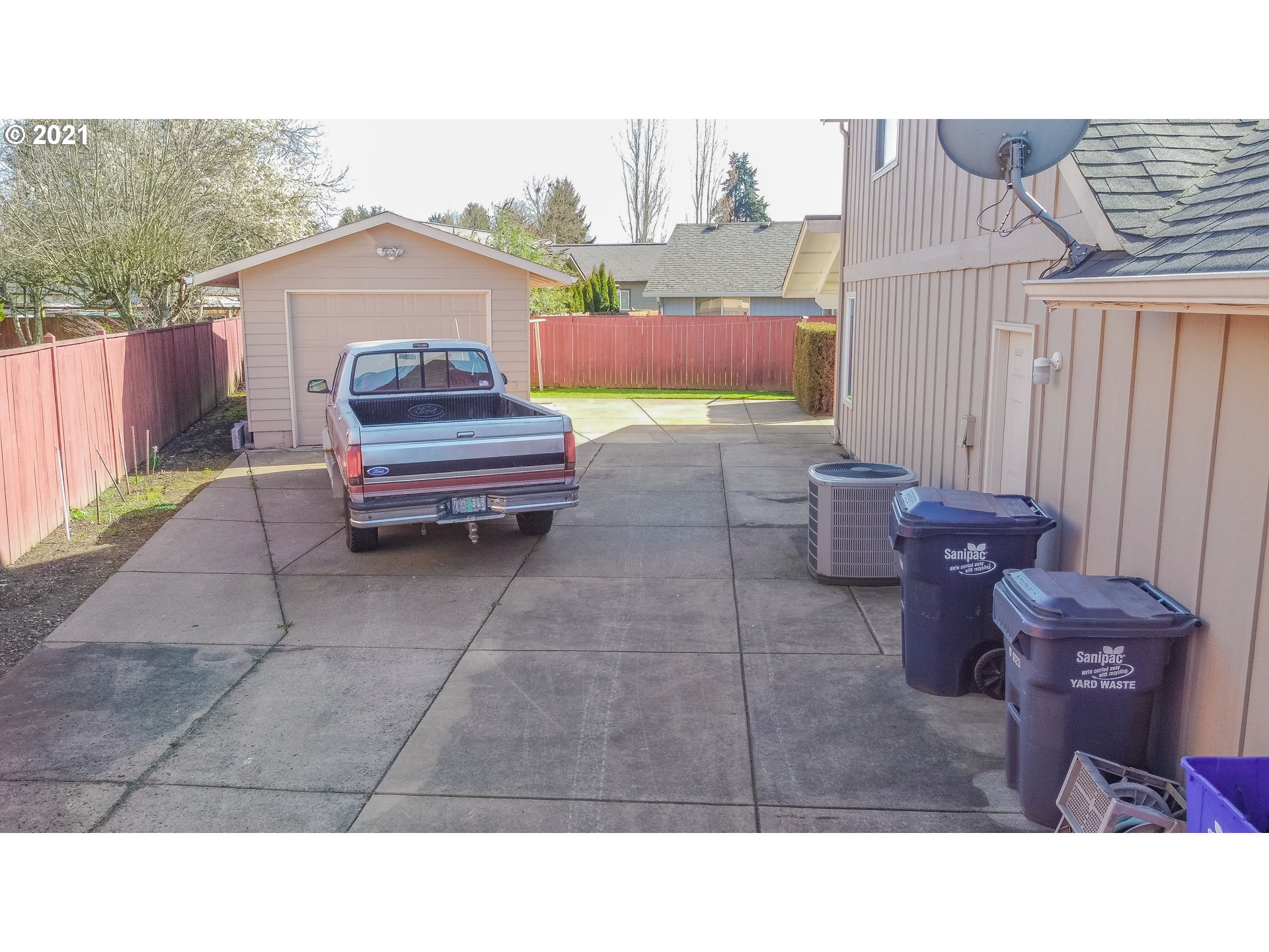 4577 Spring Meadow Avenue Eugene, OR 97404 - Photo 21 of 23 Gallery Image 21