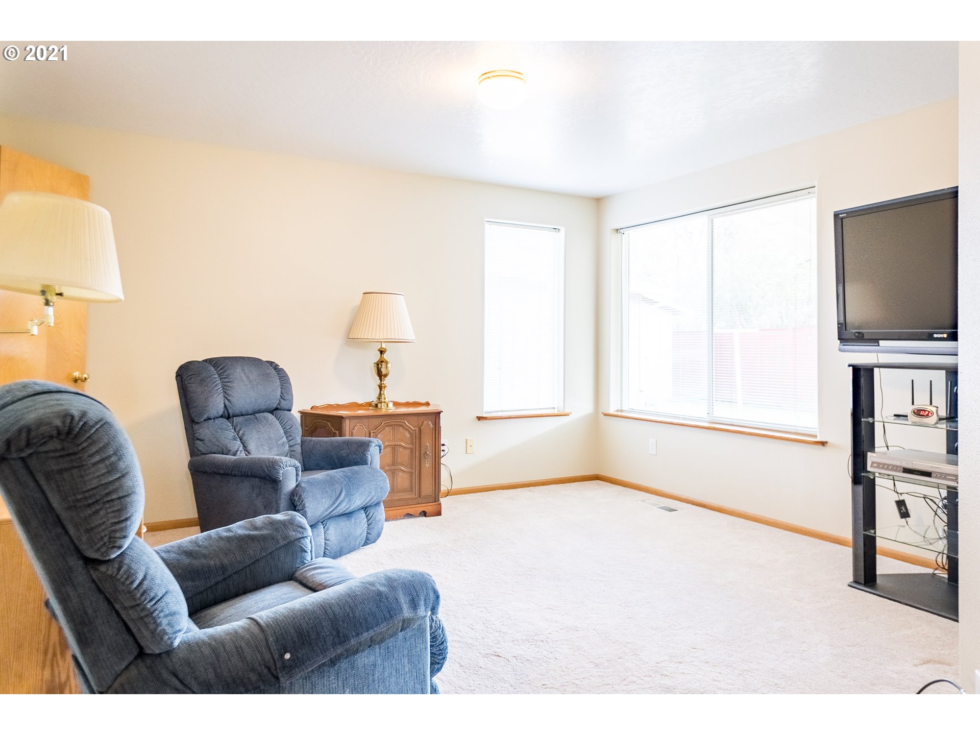 4577 Spring Meadow Avenue Eugene, OR 97404 - Photo 7 of 23 Gallery Image 7