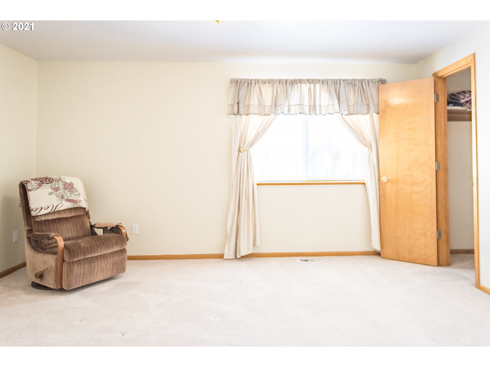 4577 Spring Meadow Avenue Eugene, OR 97404 - Photo 10 of 23 Gallery Image 10