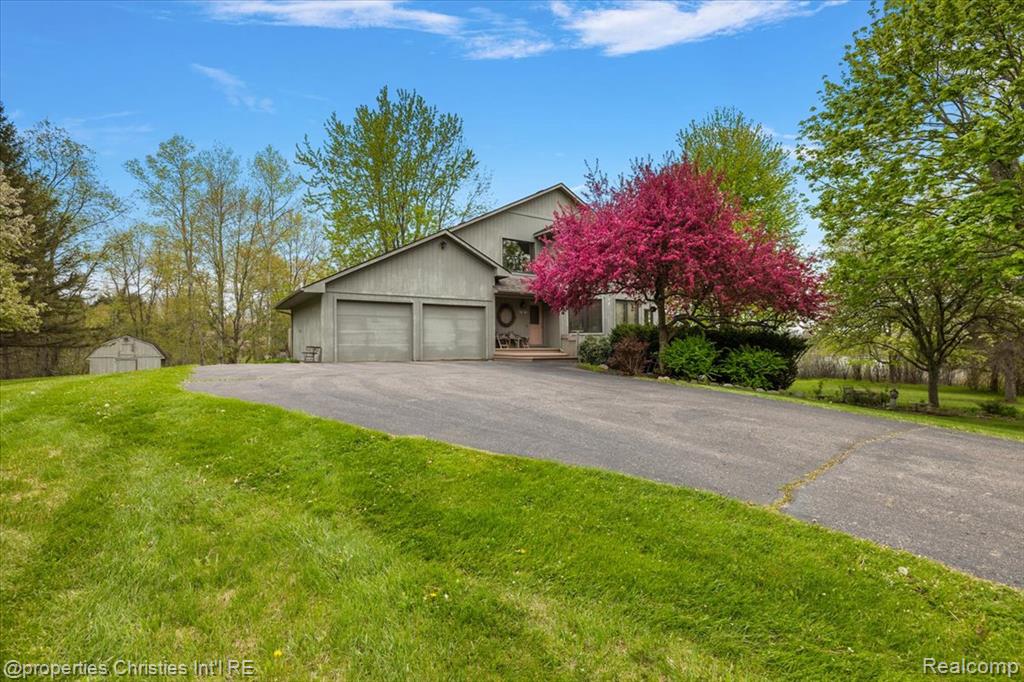 6175 Tripp Road Holly, MI 48442 - Photo 3 of 63