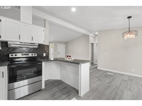 $147,000 | 17520 Southeast 82nd Drive, Clackamas, OR 97015