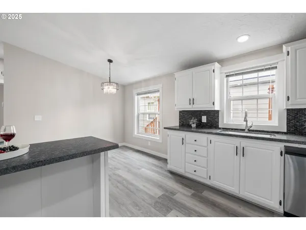 $147,000 | 17520 Southeast 82nd Drive, Clackamas, OR 97015