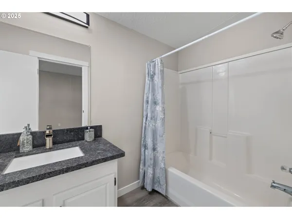 $147,000 | 17520 Southeast 82nd Drive, Clackamas, OR 97015