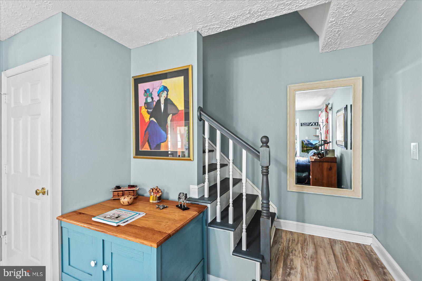 720 Bancroft Avenue Colonial Beach, VA 22443 - Photo 18 of 59 a room with furniture and wooden floor