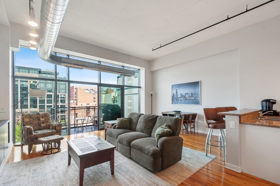 1224 West Van Buren Street, Unit 423 Chicago, IL 60607 - Photo 3 of 20