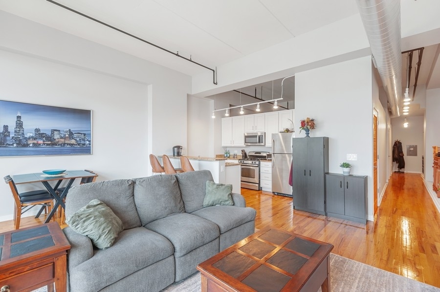1224 West Van Buren Street, Unit 423 Chicago, IL 60607 - Photo 6 of 20