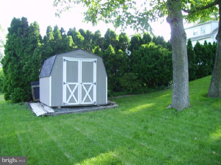 1524 Ridge Avenue Shillington, PA 19607 - Photo 8 of 25 Gallery Image 8