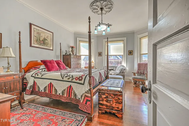 $719,000 | 529 Taylor Street, Bristol, TN 37620