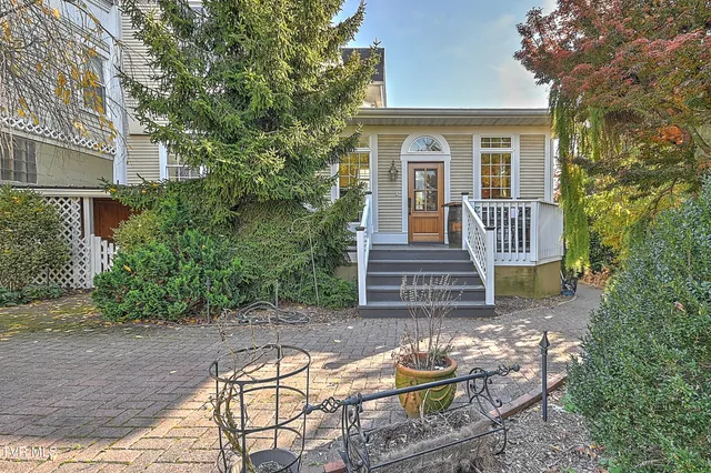 $719,000 | 529 Taylor Street, Bristol, TN 37620