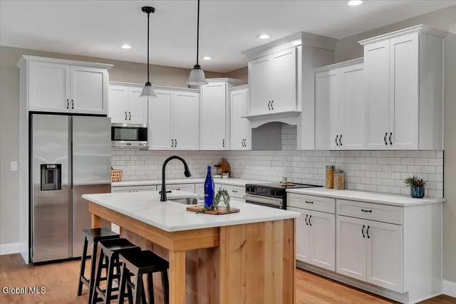 $724,900 | 281 Edie Road, Saratoga Springs, NY 12866