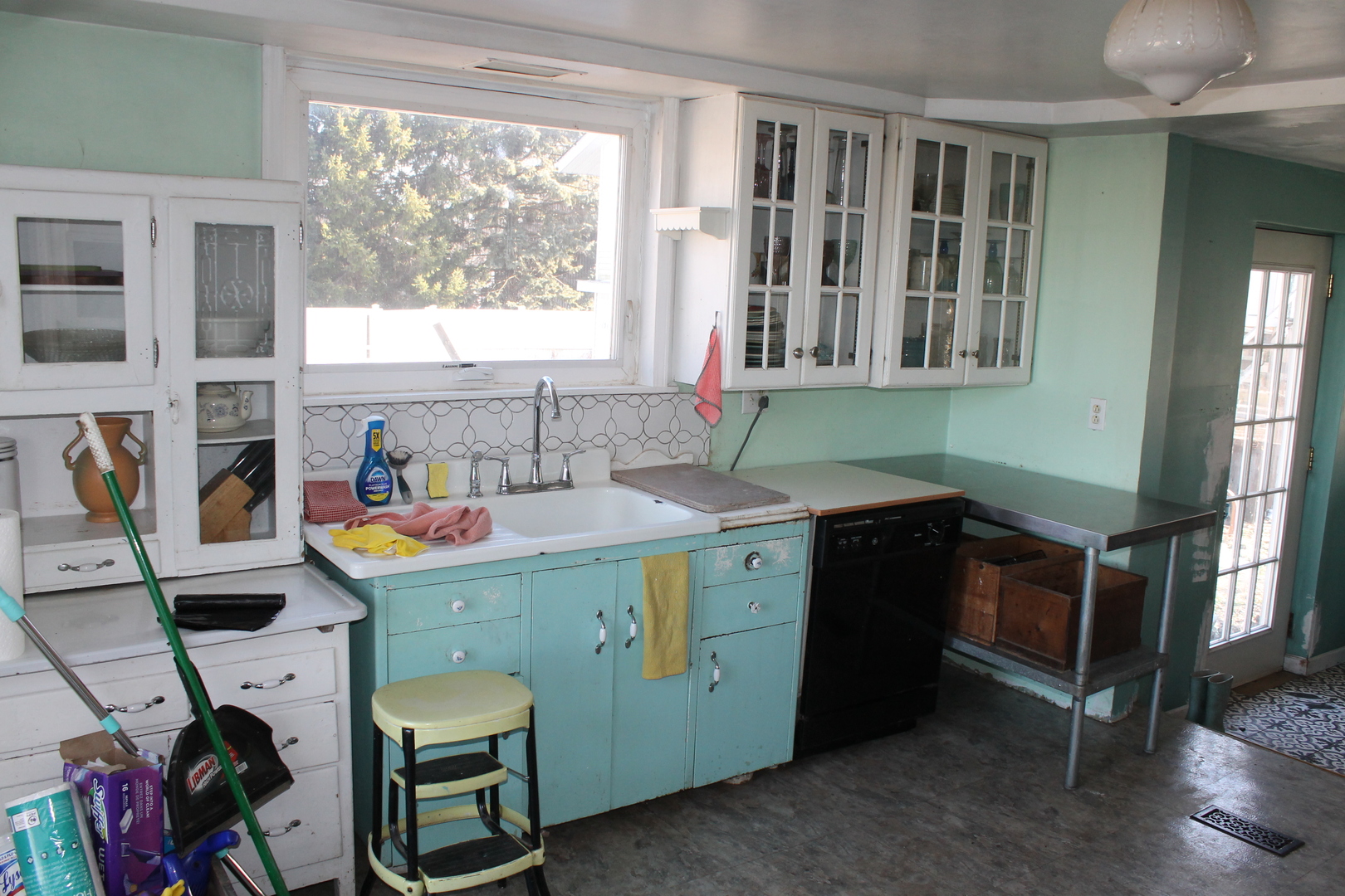 16038 Quigley Road Sycamore, IL 60178 - Photo 21 of 42 a utility room with a window washer and dryer