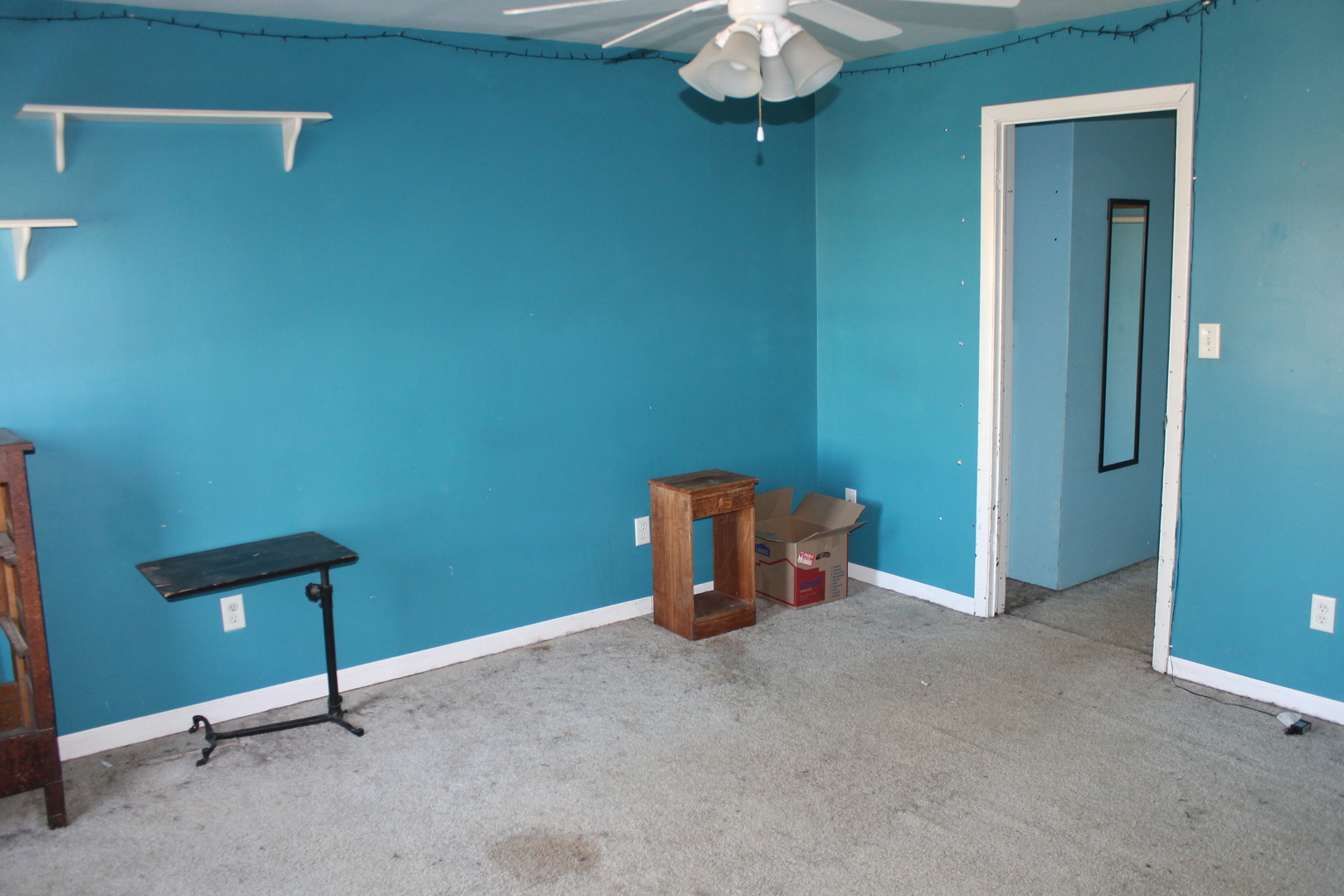 16038 Quigley Road Sycamore, IL 60178 - Photo 33 of 42 an empty room with a mirror