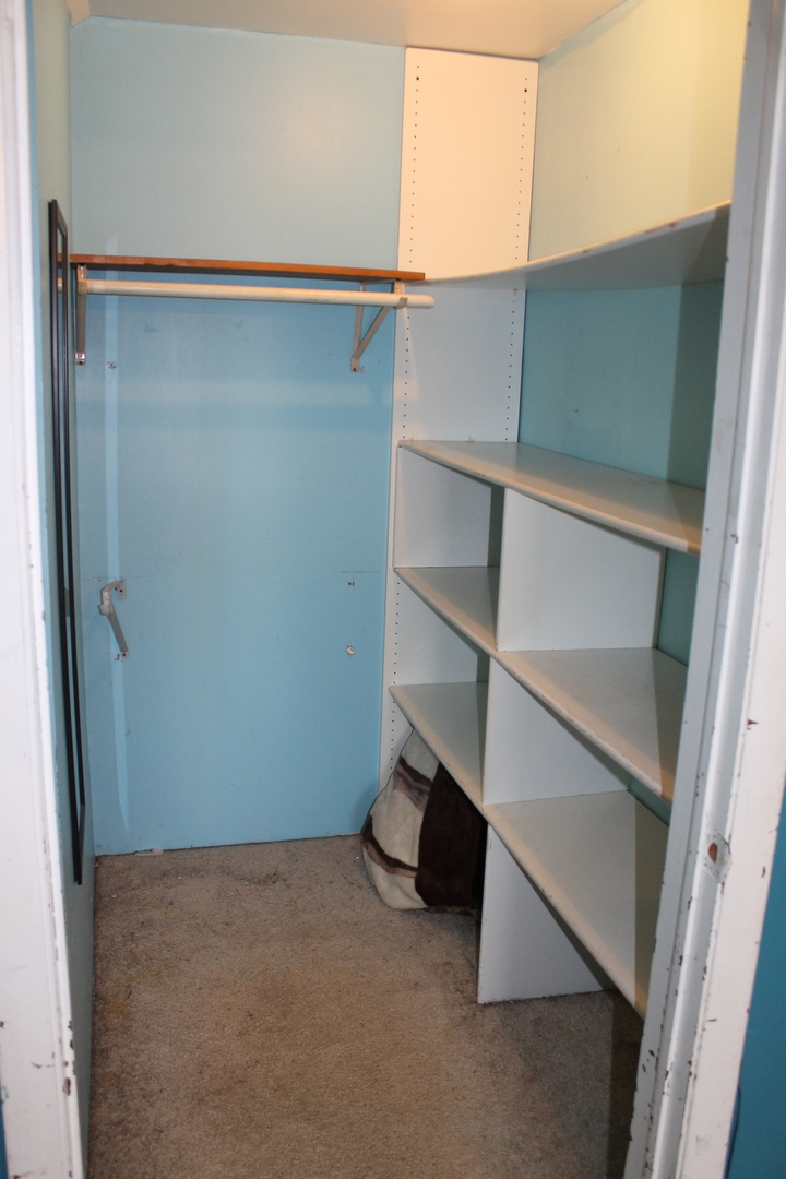 16038 Quigley Road Sycamore, IL 60178 - Photo 34 of 42 a room with closet