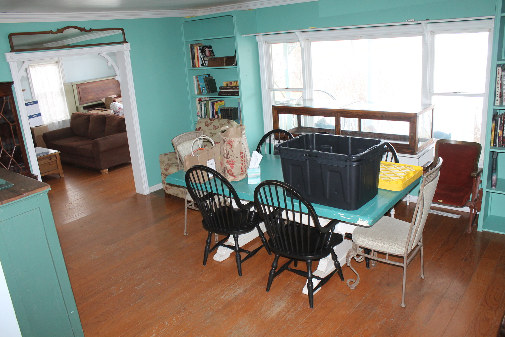 16038 Quigley Road Sycamore, IL 60178 - Photo 10 of 42 a living room with furniture and a window