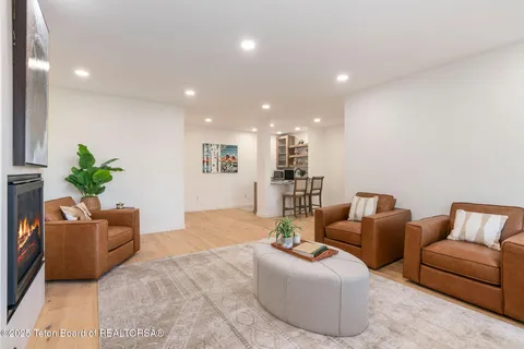 $7,750,000 | 785 Snow King Drive, Jackson, WY 83001