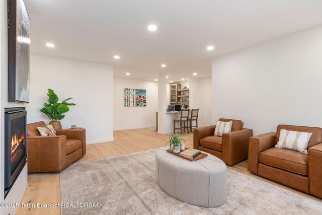 $7,750,000 | 785 Snow King Drive, Jackson, WY 83001