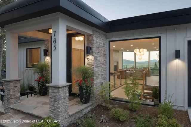 $7,750,000 | 785 Snow King Drive, Jackson, WY 83001