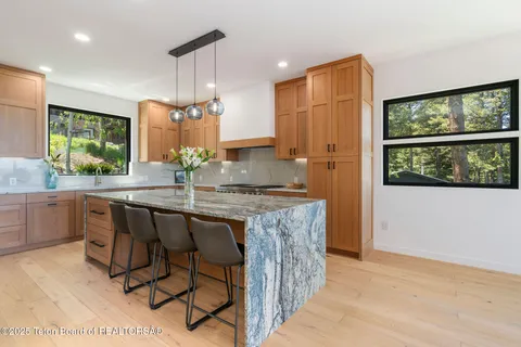 $7,750,000 | 785 Snow King Drive, Jackson, WY 83001