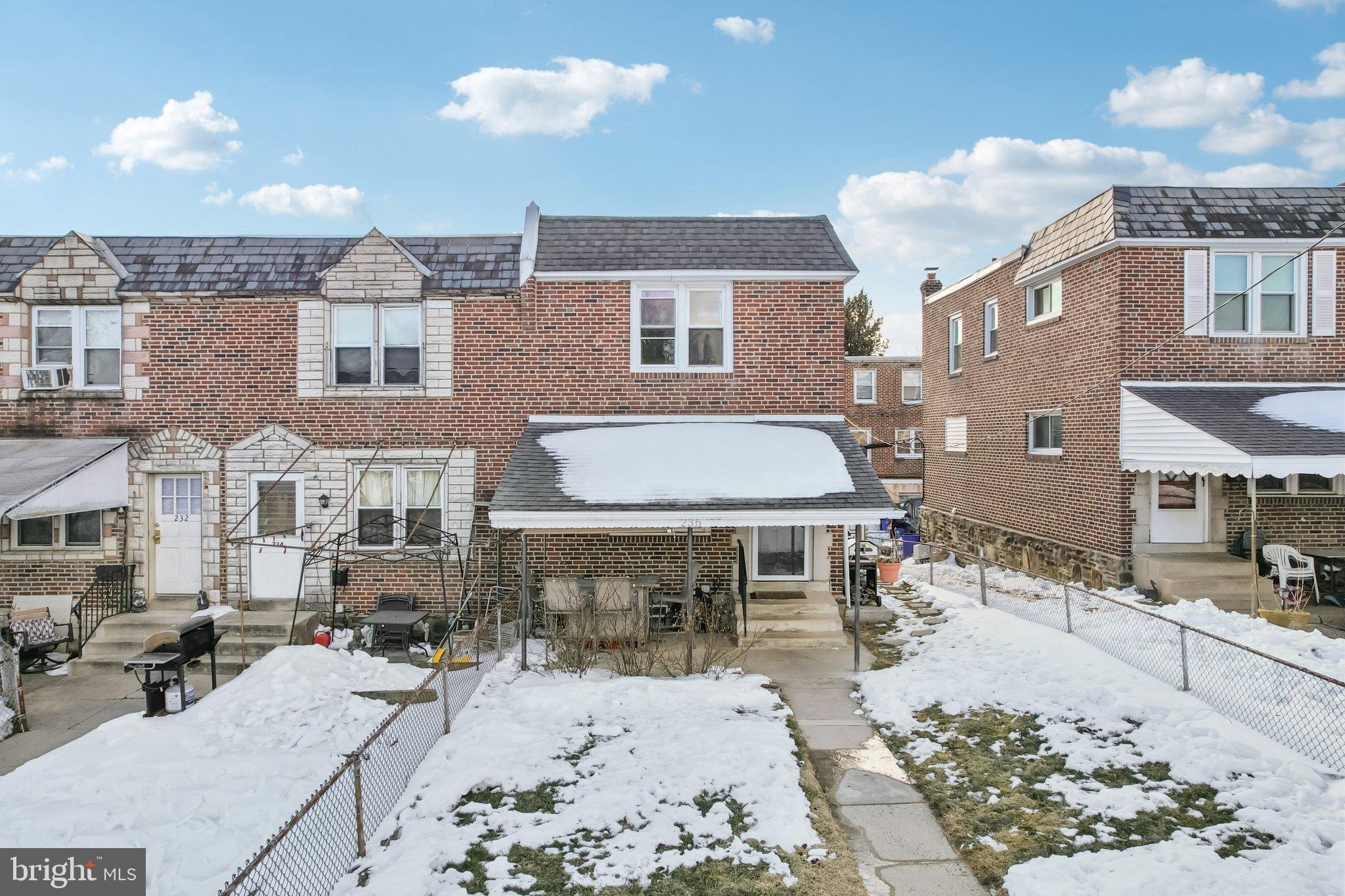 236 Cambridge Road Clifton Heights, PA 19018 - Photo 3 of 39 Fully-fenced front yard