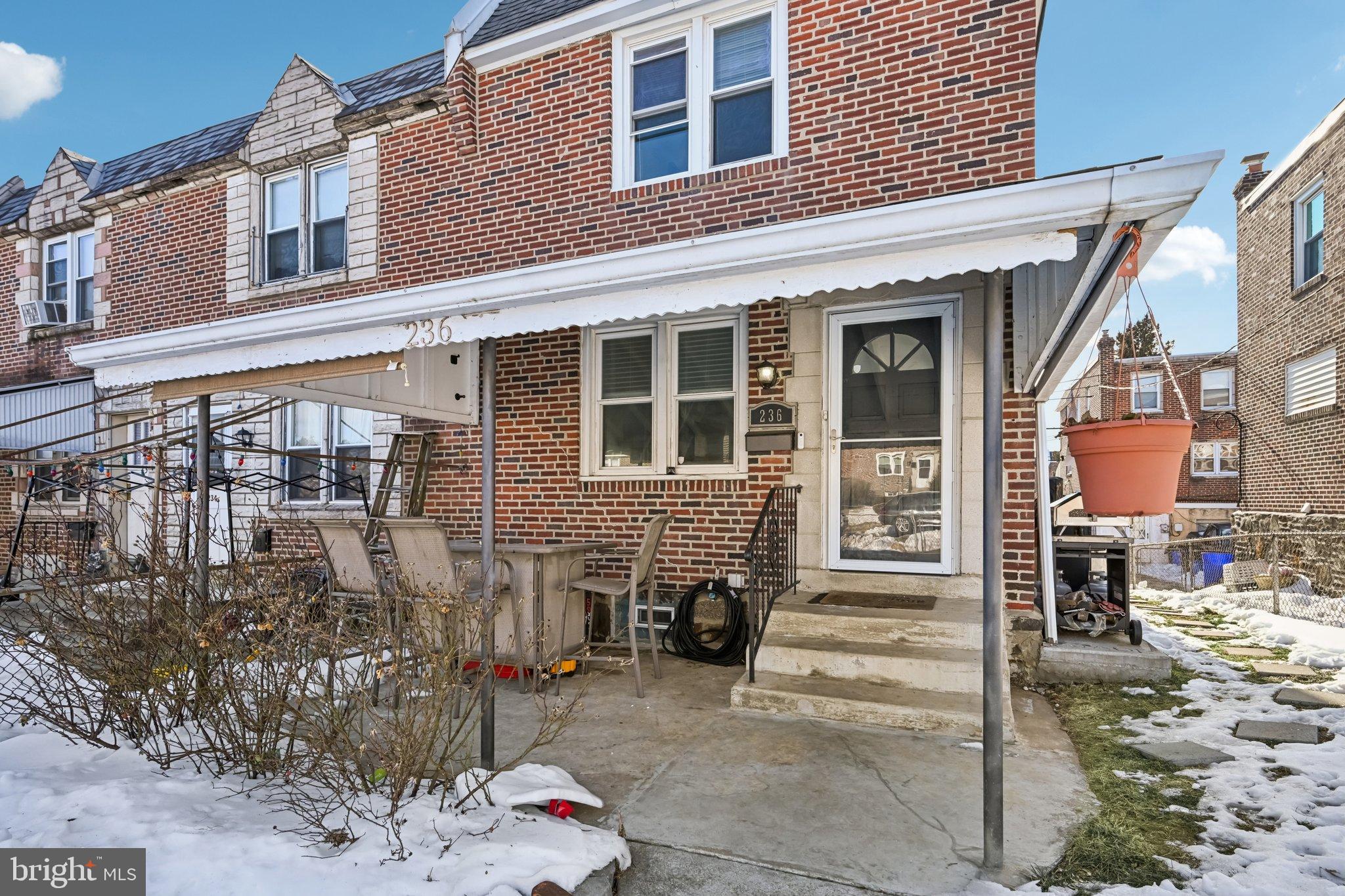 236 Cambridge Road Clifton Heights, PA 19018 - Photo 6 of 39 Covered porch, within fenced front yard