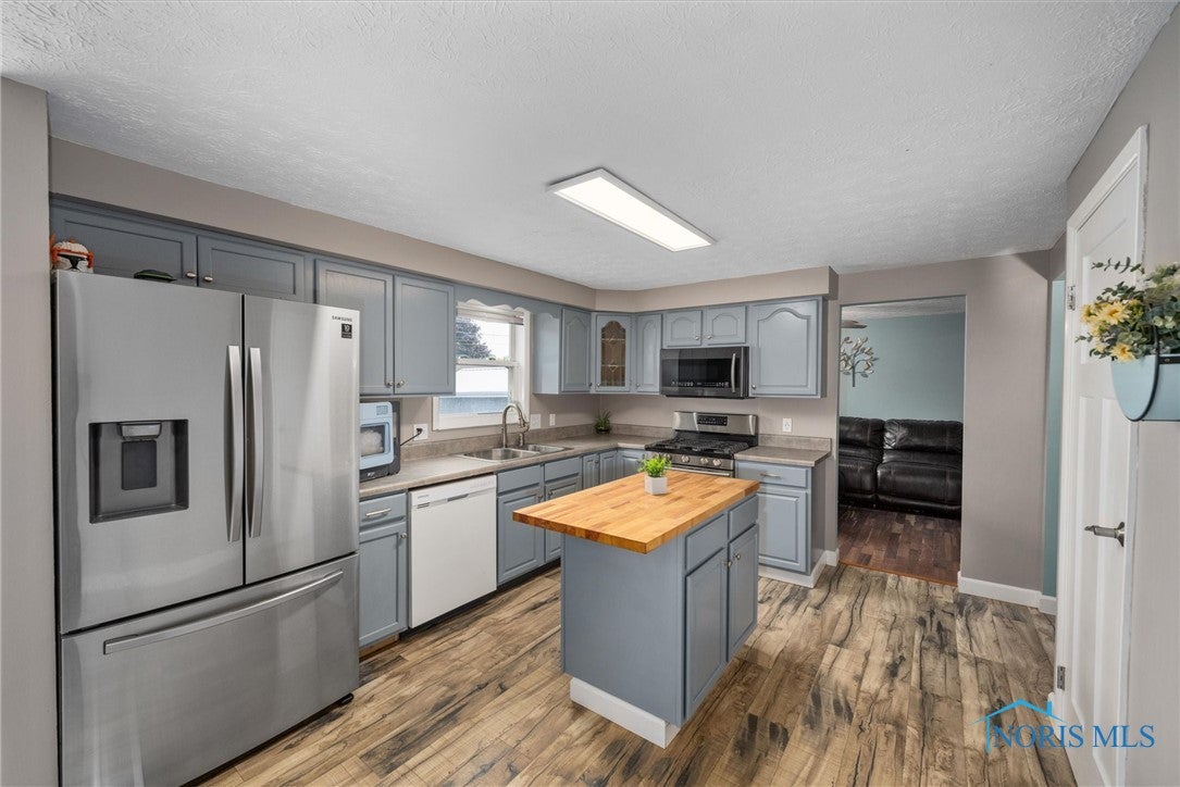 5488 Brook Point Road Toledo, OH 43611 - Photo 8 of 33 Gallery Image 8