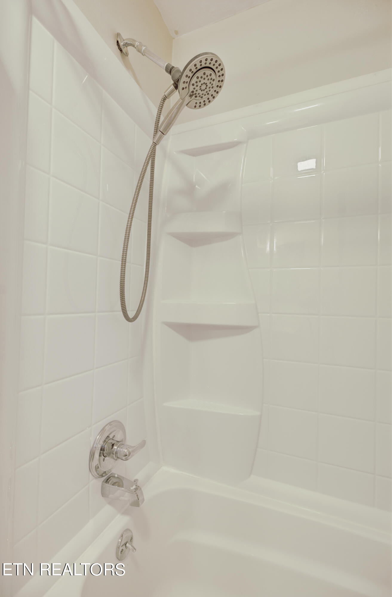 3209 Hazelwood Road Knoxville, TN 37921 - Photo 29 of 39 Hall Full Bath Shower