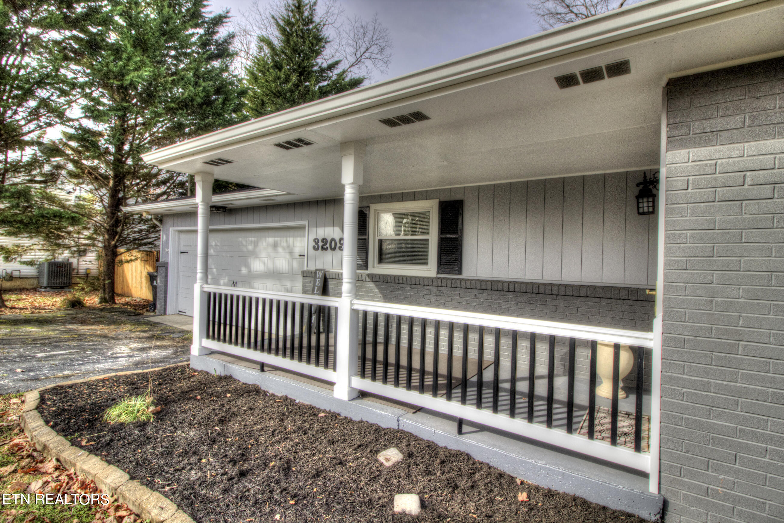 3209 Hazelwood Road Knoxville, TN 37921 - Photo 3 of 39 Porch